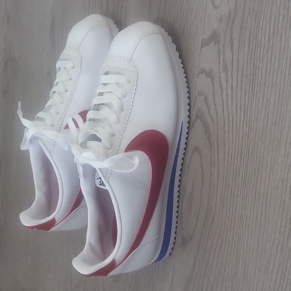 Old skool womens Nikes